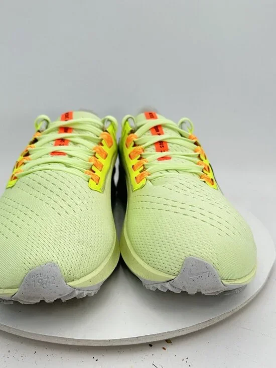 Nike Air Zoom Pegasus 38 Men Size 11 CW7356-700 White Barely Volt Running Shoes - Picture 2 of 11